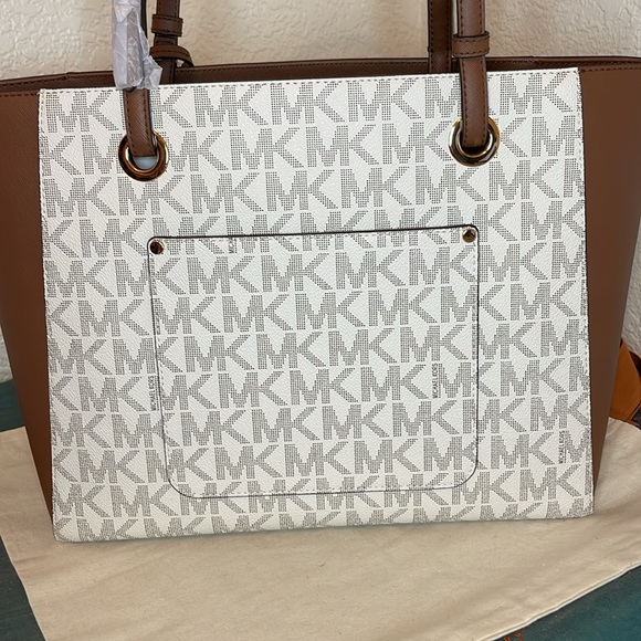 Michael Kors Med WALSH multifunction Tote Vanilla Lugg NWTs $300 MK - Picture 5 of 9
